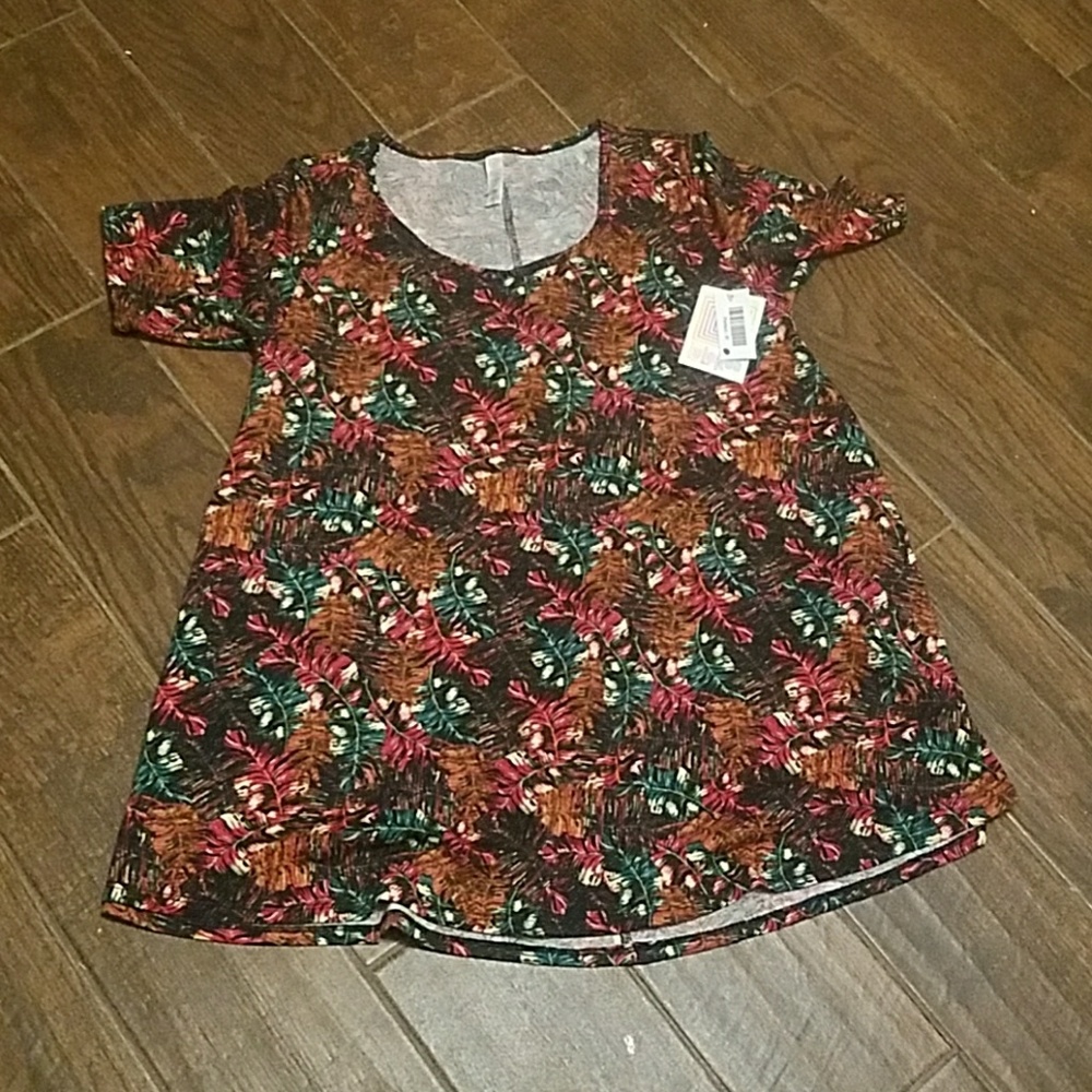 Lularoe shirt size M